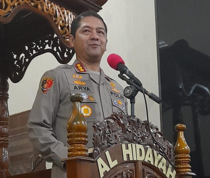 IMG-20250523-WA0119 FOTO: Kapolrestabes Makassar Kombes Pol Arya Perdana, SH, SIK, M.Si