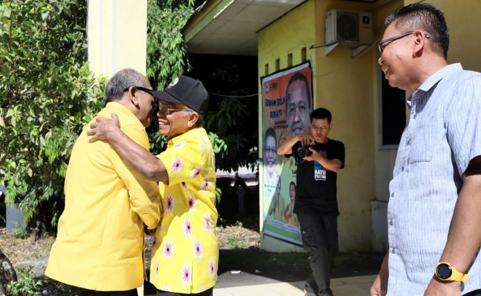 IMG-20250528-WA0270 FOTO: Calon Ketua DPD Golkar Sulsel Ilham Arief Sirajuddin saat tiba di Kantor DPD II Golkar Gowa, Jalan Syekh Yusuf, Sungguminasa, Rabu 28 Mei 2025. (Istimewa)
