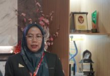 PPDBM 2025 MAN 2 Makassar Transparan, Kamad: Panitia Lakukan yang Terbaik FOTO: Kepala Madrasah Aliyah Negeri (MAN) 2 Kota Makassar Dr. Hj. Darmawati, S.Ag, M.Pd