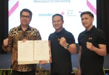 Kerja Sama Fakultas Vokasi Unhas dan IMA Chapter Makassar, Prof. Restu: Marketing adalah Kompetensi Penting FOTO: MoU ditandatangani oleh Presiden IMA Chapter Makassar (Ricky Theodores) dan Dekan Fakultas Vokasi Unhas Prof. Dr. Ir. Muh. Restu, MP.