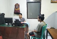 Pelaku Penipuan dan Penggelapan Mobil Dibekuk Tim Black Horse Polsek Pallangga Lelaki RP (24) saat diambil keterangannya oleh Penyidik Unit Reskrim Polsek Pallangga, minggu (4/5)