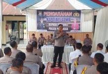 Kunjungan Kerja, Kapolres Gowa Beri Arahan di Polsek Pallangga Kapolres Gowa AKBP Muh. Aldy Sulaiman, S.I.K.,M.Si, saat memberi arahan di hadapan personel Polsek Pallangga dalam rangka kunjungan kerja. Selasa (27/5)