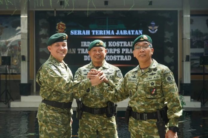 FOTO: Presiden Republik Indonesia, Prabowo Subianto, selaku Inspektur Upacara di Gedung Pancasila, Kementerian Luar Negeri, Jakarta, Senin (2/6/2025).