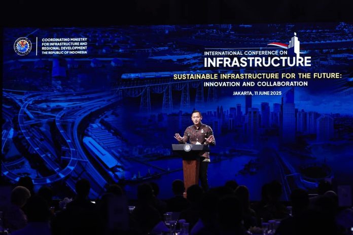 FB_IMG_1749994578213 FOTO: Menteri Koordinator Bidang Infrastruktur dan Pembangunan Wilayah, Agus Harimurti Yudhoyono di International Conference on Infrastructure (ICI) 2025 yang berlangsung berlangsung pada 11-12 Juni 2025. (Properti via Facebook AHY)