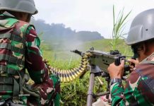Prajurit Yonif 303 Kostrad Asah Kemampuan Menembak, Siap Tempur di Segala Medan FOTO: Prajurit Yonif 303/Setia Sampai Mati (SSM) Kostrad melaksanakan latihan menembak dengan berbagai jenis senjata, Jumat (13/06/2025) lalu.