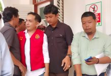 Kasus Skincare Terdakwa Mustadir Dg Sila, Divonis 1 Tahun 6 Bulan Penjara Denda Rp1 Miliar FOTO: Mustadir Dg Sila, Direktur CV. Fenny Frans saat hadir di ruang sidang Mudjono, Selasa (3/6/2025).