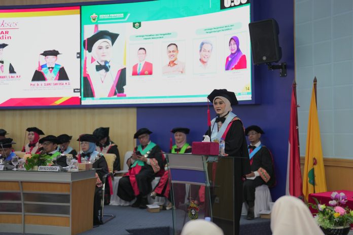 FOTO: Prof. Dr. Kadek Ayu Erika, S.Kep., Ns., M.Kes., Guru Besar Bidang Ilmu Keperawatan Anak, Fakultas Keperawatan. (Properti Humas Unhas)