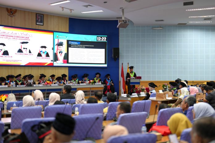FOTO: Universitas Hasanuddin menyelenggarakan Rapat Paripurna Senat Akademik terbatas dalam rangka upacara Penerimaan Jabatan Profesor empat guru besar baru pada Fakultas Keperawatan, Fakultas Kehutanan, dan Fakultas Matematika dan Ilmu Pengetahuan Alam. (Properti Humas Unhas)