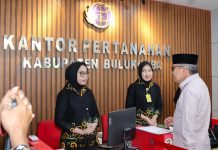Di Bulukumba, Warga Sebut Taufan Pawe Sosok Anggota Dewan Panutan FOTO: Anggota Komisi II Dewan Perwakilan Rakyat Republik Indonesia (DPR RI) Taufan Pawe, Saat berkunjung ke Kantor ATR BPN Bulukumba, Sulawesi Selatan. (Istimewa)