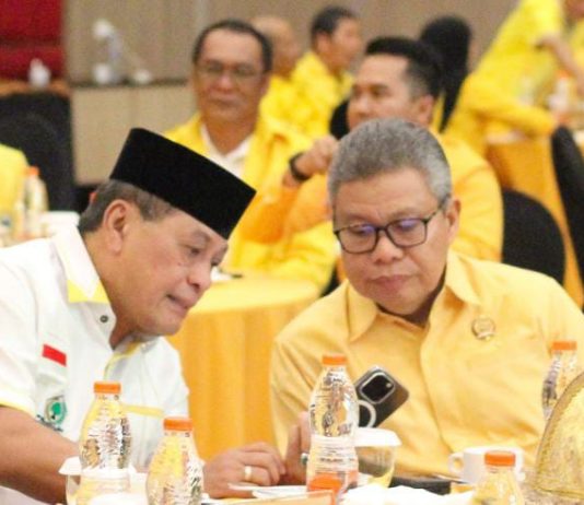 Senior Golkar Usulkan Musda Ditunda, La Kama: Masa Jabatan DPD II Golkar di Sulsel Berakhir di Bulan Mei – Juni 2026 FOTO: Politisi senior Partai Golkar Nurdin Halid bersama Ketua DPD I Golkar Sulsel HM Taufan Pawe saat kegiatan silaturahmi Partai Golkar Sulsel jelang perhelatan Musda di Hotel Gammara, Makassar, Sabtu (21/6/2025).