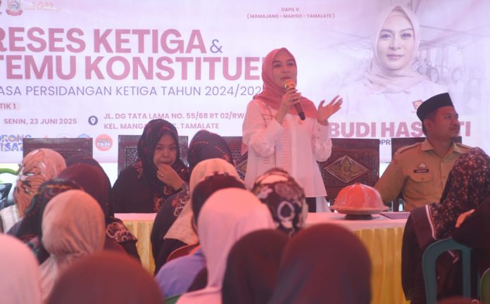 IMG-20250623-WA0176 FOTO: Anggota DPRD Kota Makassar dari Fraksi Partai Gerindra, Budi Hastuti menggelar reses dan temu konstituen masa persidangan Ketiga tahun sidang 2024/2025 di Dg Tata Lama, Kelurahan Mangasa, Kecamatan Tamalate, Senin (23/6/2025).