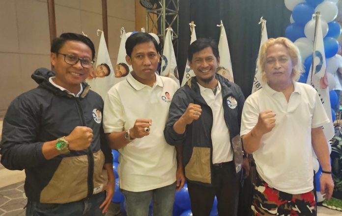 IMG-20250626-WA0219(1) FOTO: Dari Kanan, Muh. Taufik Hidayat Ketua dan Illank Radjab Sekertaris serta Pengurus Gibran Center Sulawesi Selatan