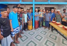 Taufan Pawe Temui Konstituen di 5 Pulau Dapil Pangkep FOTO: Anggota Komisi II Dewan Perwakilan Rakyat Republik Indonesia (DPR RI) Fraksi Partai Golkar, Taufan Pawe, terus menyapa dan berinteraksi dengan masyarakat yang ada di sejumlah Wilayah di Daerah Pemilihan Sulsel 2, salah satunya dengan Mengunjungi beberapa Pulau yang ada di Kabupaten Pangkajene dan Kepulauan (Pangkep)