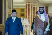 Prabowo Bertemu Putra Mahkota Kerjaan Arab Saudi, Terjalin Kesepakatan Senilai Rp440 Triliun FOTO: Presiden Prabowo Subianto bertemu Putra Mahkota sekaligus Perdana Menteri Arab Saudi, Pangeran Mohammed bin Salman (MBS) di Istana Al-Salam, Jeddah, Rabu (2/7/2025). (Properti via Facebook)