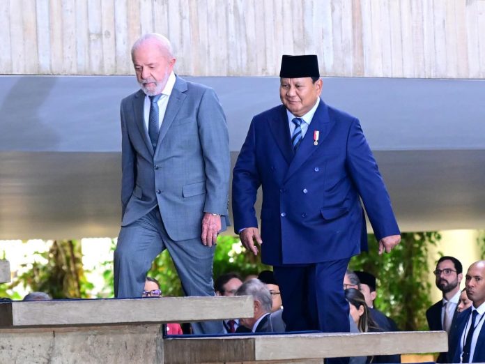 FB_IMG_1752116206443 FOTO: Presiden RI Prabowo Subianto dan Presiden Brasil Luiz Inácio Lula da Silva saat berada di Istana Planalto. (Sumber: BPMI Setpres)