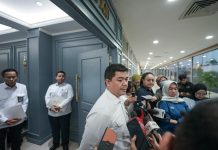 Kemensetneg Berkomitmen Mengelola Keuangan Negara Secara Efektif FOTO: Wakil Menteri Sekretaris Negara (Wamensesneg) Juri Ardiantoro usai menghadiri Rapat Kerja bersama Komisi XIII DPR RI yang berlangsung di Gedung Nusantara II, Kompleks DPR RI, Jakarta, Kamis (17/7/2025). (Foto: Humas Kemensetneg)