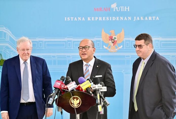 FB_IMG_1753286602192 FOTO: Steve Forbes, Chairman & Editor-in-Chief Forbes Media, saat memberikan keterangan pers di Istana Merdeka, Jakarta, pada Rabu, 23 Juli 2025. (Foto: BPMI Setpres)