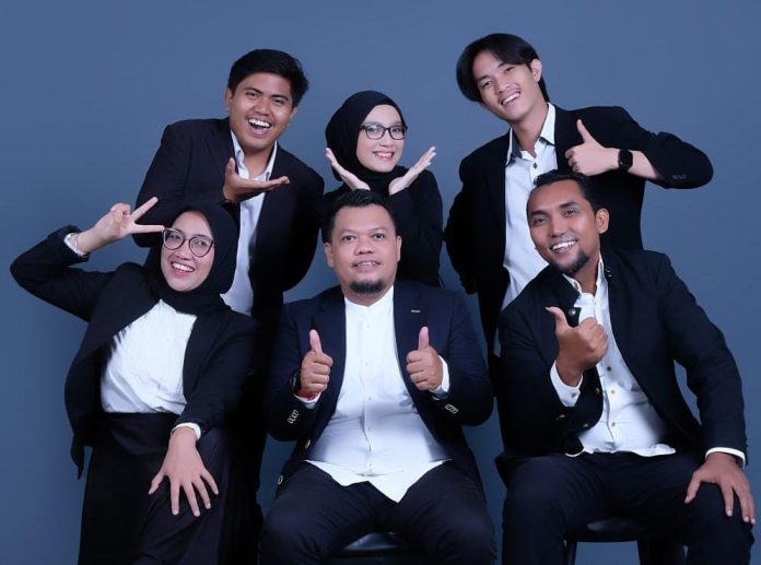 IMG-20250701-WA0241 FOTO: Seniman Tari Indonesia (ASETI) Kota Medan, yang diketuai oleh Tengku Asri Syahputra,