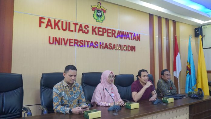 IMG-20250703-WA0314 FOTO: Fakultas Keperawatan Universitas Hasanuddin menerima kunjungan kehormatan dari delegasi National University of Singapore (NUS), khususnya dari Yong Loo Lin School of Medicine, Alice Lee Centre for Nursing Studies. Rombongan dipimpin langsung oleh Dr. Syaikh Ihsan bersama 14 mahasiswa.