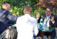 Red Vienna Diimpikan, Lorong Wisata Ditinggalkan: KNPI Kritik Panggung Global Pak Wali FOTO: Wali Kota Munafri Arifuddin (Appi) paling kanan di sela sela forum internasional World Cities Summit 2025 di Austria. (Properti via Facebook)