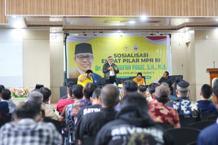 IMG-20250705-WA0302 FOTO: Anggota DPR RI, Taufan Pawe saat menggelar sosialisasi empat pilar di IAIN Bone.