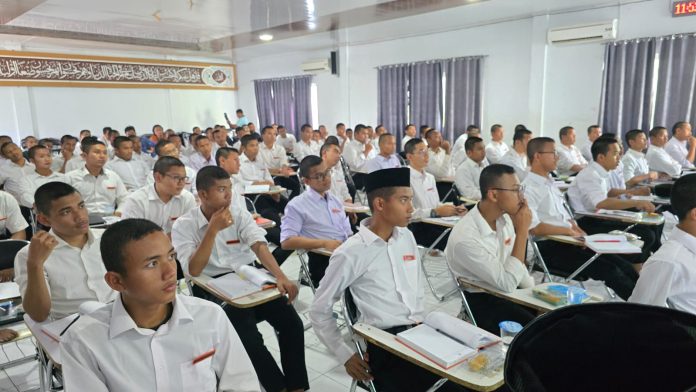 FOTO: Mengimplementasikan Nilai-Nilai Pancasila Guna Mencegah Penyebaran Paham Radikal Dan Intoleransi ke para Santri Pesantren Ar-Raudlatul Hasanah Medan, Sabtu (5/7).