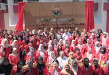 3.489 Calon Mahasiswa Lolos SNBP 2026, Unhas Ingatkan untuk Daftar Ulang FOTO: Wakil Menteri Pendidikan Tinggi, Sains, dan Teknologi Republik Indonesia, Prof. Stella Christie, Ph.D, turut meresmikan salah satu pusat unggulan hasil kolaborasi, yaitu: ASEAN-China Centre of Excellence for Metallurgy and Marine Resources. Peresmian berlangsung di Area ex Fakultas Teknik Unhas, di Kampus Tamalanrea, Makassar. Selasa (07/07),