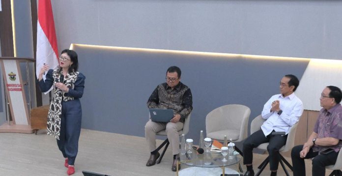 FOTO: Wakil Menteri (Wamen) Pendidikan Tinggi, Sains dan Teknologi (Dikti Saintek) Republik Indonesia, Prof. Stella Christie, Ph.D, Saat kunjungan kerja ke Universitas Hasanuddin. Senin (07/07).