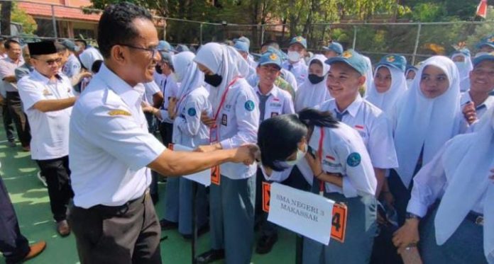 FOTO: Ilustrasi penerimaan siswa baru di SMA Negeri. (Istimewa)