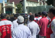 Soal Sengketa Lahan, Mazilah Minta PN Medan Tunda Eksekusi FOTO: Massa Majelis Zikir As-Sholah (Mazilah) menggelar aksi damai di depan Pengadilan Negeri (PN) Medan.