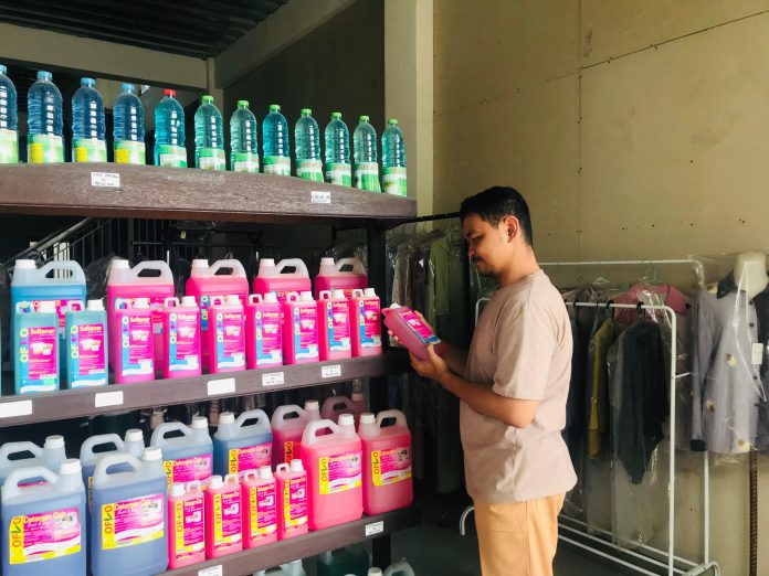 IMG-20250717-WA0117 FOTO: Toko Cahaya Fajar Barru telah menjadi destinasi belanja favorit masyarakat Barru