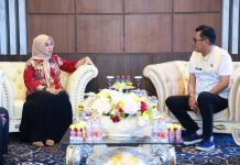 Audiensi dan Silaturahmi Kepala Rutan dengan Bupati Barru FOTO: Kepala Rumah Tahanan Negara Kelas IIB Barru, Amsar dan Bupati Barru, Ibu Andi Ina Kartika Sari, bertempat di Ruang Kerja Bupati Barru. Jum'at (18/07)