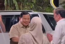 Presiden Prabowo Kembali Lakukan kunjungan ke rumah Jokowi FOTO: Presiden RI Prabowo Subianto melakukan kunjungan ke rumah Presiden ke-7 RI Joko Widodo (Jokowi) di Kota Solo, Jawa Tengah, pada Minggu (20/7/2025) sore. (Hasil tangkapan layar)