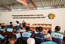 Kegiatan Rehabilitasi Pemasyarakatan di Rutan Barru FOTO: Rutan Kelas IIB Barru menggelar pembukaan program rehabilitasi pemasyarakatan yang diikuti oleh sejumlah warga binaan. Kegiatan ini dihadiri oleh Tim Rehabilitasi Rutan Barru, Konselor dari Lapas Narkotika Sungguminasa, dan Ikatan Konselor Adiksi Indonesia (IKAI). Rabu (23/07)