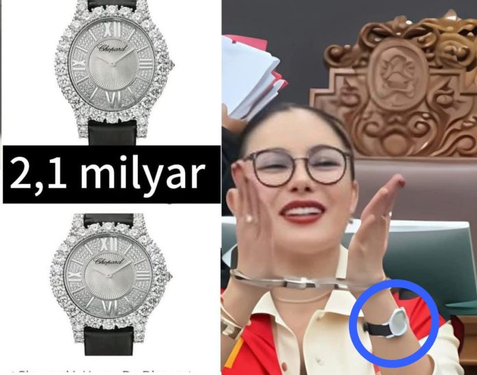 IMG-20250728-WA0010 FOTO: Nikita Mirzani saat menghadiri sidang di Pengadilan Negeri Jakarta Selatan, Selasa (24/6/2025) lalu. Gaya busana Nikita tak luput dari perhatian, terutama jam tangan bermerek (Richard Mille). (Istimewa)