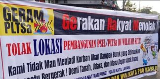 Menolak Proyek Pengolahan Sampah di Parangloe, Tamalanrea FOTO: Spanduk penolakan pembangunan rencana pembangunan Pengelolaan Sampah Menjadi Energi Listrik (PSEL) oleh warga di Kelurahan Mula Baru dan Kampung Tammalalang Kecamatan Tamalanrea, Kota Makassar, Sulawesi Selatan. Selasa (29/7)
