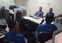 PHK Ratusan Karyawan, Disnaker Panggil Pihak PDAM Makassar FOTO: Dinas Ketenagakerjaan saat melakukan mediasi antara eks karyawan dan manajemen PDAM Makassar. (Istimewa)