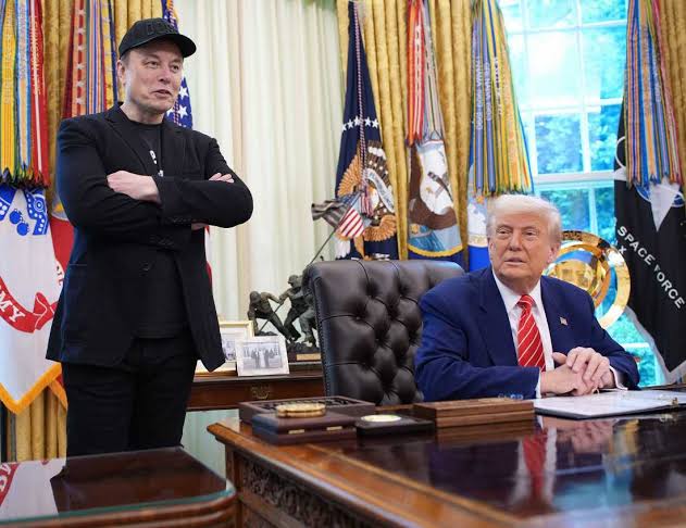 images (1) FOTO; Presiden Amerika Serikat (AS), Donald Trump, Bos SpaceX dan Tesla, Elon Musk. (Properti via NPR)