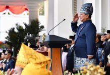Prabowo Siapkan Utang Baru Rp781,9 Triliun di RAPBN 2026, Terbesar Sejak Pandemi FOTO: Presiden RI Prabowo Subianto saat mengikuti penurunan bendera merah putih di istana negara Jakarta, 17 Agustus 2025. (Properti Setiap)