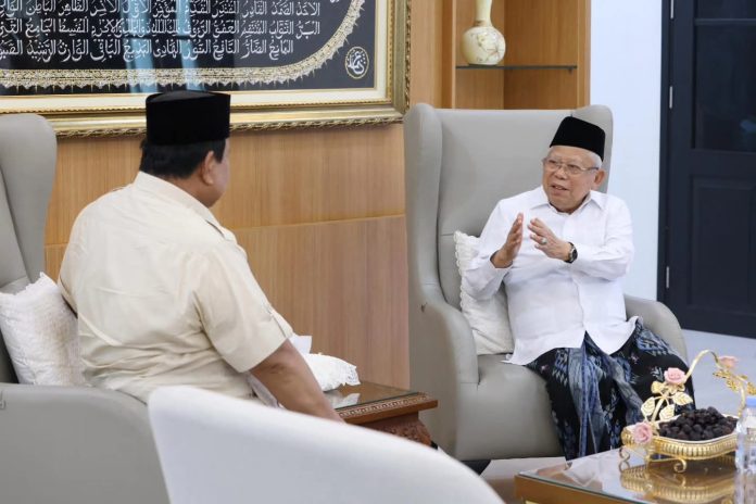 FOTO: Presiden Prabowo Subianto berkesempatan menyambangi kediaman Wakil Presiden ke-13 Republik Indonesia, K.H. Ma'ruf Amin, di Depok, Jawa Barat, pada Minggu, 24 Agustus 2025. (Properti Setkab)