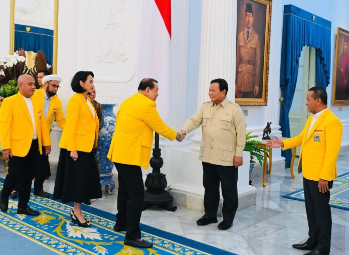 FB_IMG_1756300622743 FOTO: Presiden Prabowo saat menerima kedatangan rombongan pengurus DPP Partai Golkar di Istana Negara, Jakarta, Rabu (27/8). (Properti via Facebook Bahlil)