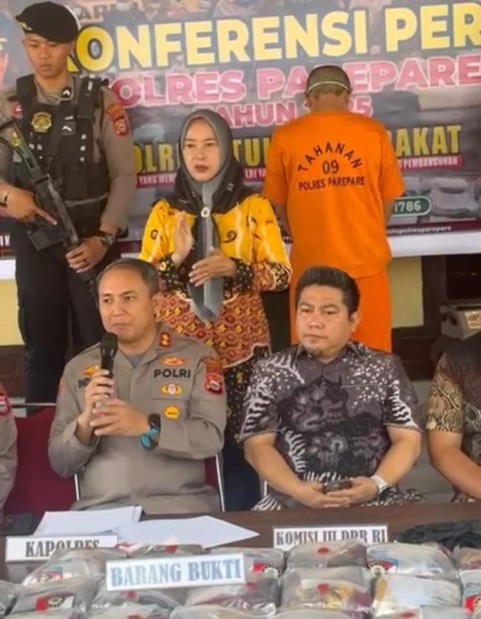 IMG-20250801-WA0190 FOTO: Anggota Komisi III DPR RI, Andi Muzakkir Aqil, melakukan kunjungan ke Mapolres Kota Parepare, Kamis (31/7/2025).