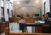 Kuasa Hukum Eks Kadis Kominfo Sumut Tolak Dakwaan JPU: Faktanya Aplikasi Berfungsi Hingga Akhir 2022 FOTO: Terdakwa Ilyas Sitorus saat menyampaikan Nota Pembelaan (pledoi) di ruang sidang Cakda 9 PN Medan.