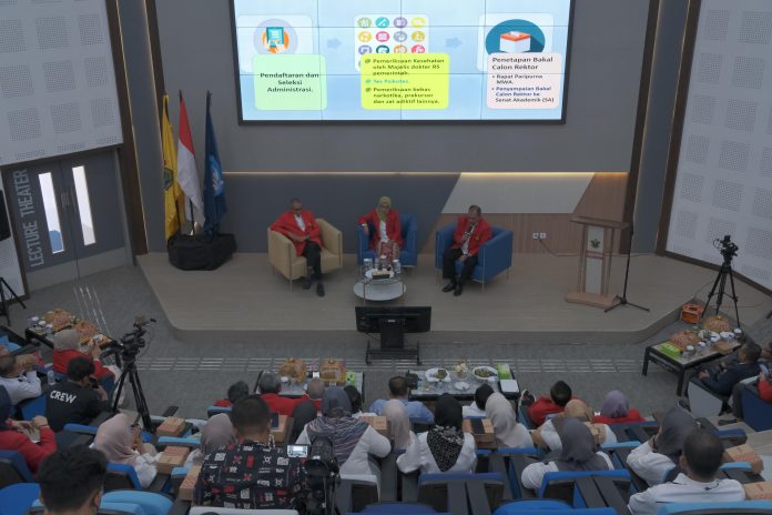 IMG-20250804-WA0181 FOTO: Majelis Wali Amanat Universitas Hasanuddin secara resmi meluncurkan dan mensosialisasikan tahapan serta tata cara Pemilihan Rektor Periode 2026–2030.