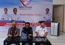Prof Nurdin Abdullah-Hayat Gani Temui Kader Perindo Sulsel FOTO: Dari kiri CEO PT Duta Politik Indonesia, Dedi Alamsyah, Prof Nurdin Abdullah (tengah dan Hayat Gani menghadiri kegiatan Temu Kader DPW Partai Perindo Sulawesi Selatan yang berlangsung di Kantor DPW Perindo Sulsel, Jalan Perintis Kemerdekaan, Rabu (6/8/2025).