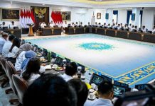 Sidang Kabinet Presiden Prabowo Sampaikan Capaian 10 bulan Pertama pemerintahannya FOTO: Presiden Prabowo Subianto memimpin Sidang Kabinet Paripurna ke-8 pemerintahan Kabinet Merah Putih yang digelar di Ruang Sidang Kabinet, Istana Kepresidenan Jakarta, pada Rabu, 6 Agustus 2025. (Foto: BPMI Setpres)