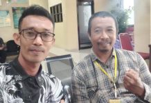 Laporan Kasus Penganiayaan di Galesong, Pelapor Tidak Hadiri Gelar Perkara Khusus FOTO: Kiri Risandi, SP.,S.H., M.Si Penasihat hukum terlapor saat berada di Mapolres Takalar