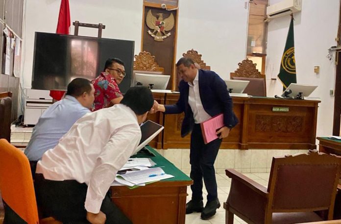 IMG-20250814-WA0322 FOTO: Dr. Fahri Bachmid dihadirkan oleh Kejaksaan Agung RI sebagai Ahli Hukum dalam Gugatan Praperadilan Laksamana Muda TNI (Purn) Ir. Leonardi M.Sc., di Pengadilan Negeri (PN) Jakarta Selatan. Kamis (13/8)