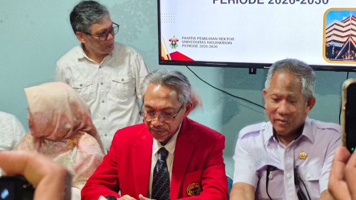 IMG-20250822-WA0111 FOTO: Calon Rektor Universitas Hasanuddin Prof. dr. Budu, Ph.D., Sp.M(K), M.MedEd., resmi mendaftar sebagai bakal calon Rektor Universitas Hasanuddin (Unhas) periode 2026–2030. (Istimewa)