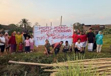 Tak Punya Sarana dan Prasarana Warga BBMP Gowa Desak Pengembangan Sediakan FOTO: Warga di Perumahan Bumi Batara Mawang Permai (BBMP) di lingkungan Bintasi, Kelurahan Borong Loe, Kecamatan Bontomarannu, Kabupaten Gowa, Sulawesi Selatan. (Istimewa)